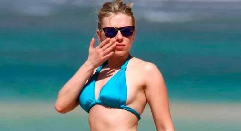 Scarlett Johansson flaunts her beach body and back tattoos